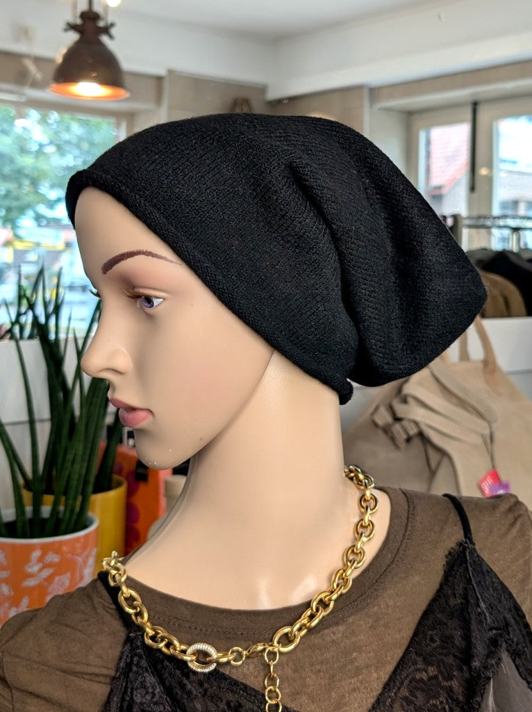 Beanie Mütze Schwarz Viskose Wolle weich flauschig